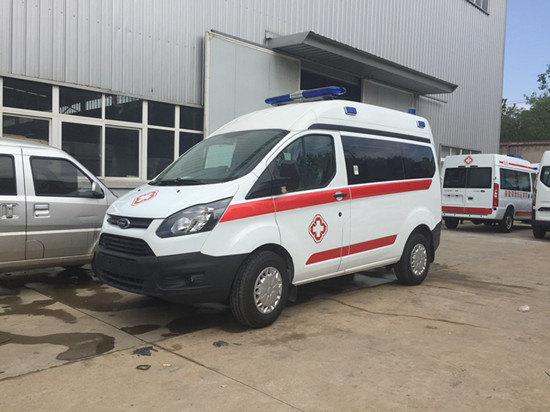 福特新全順V362中軸(汽油版)救護(hù)車(國(guó)六)