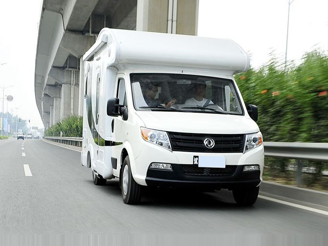 東風(fēng)御風(fēng)C型房車(chē)