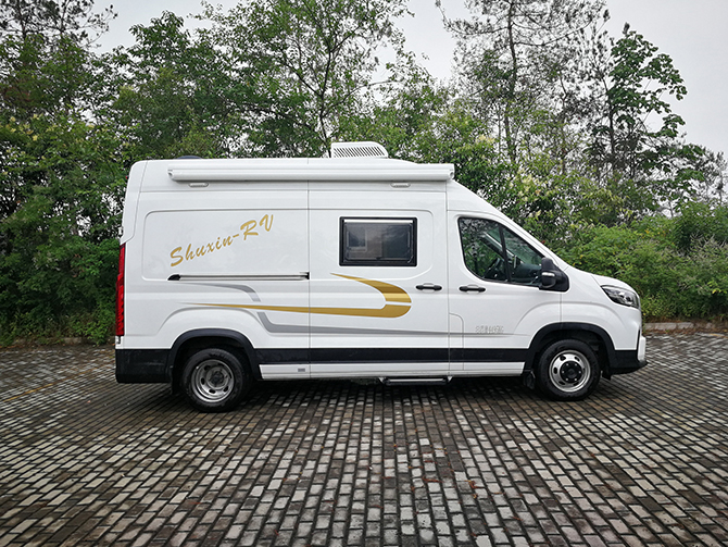 上汽大通V90加長(zhǎng)軸（超）高頂B型房車(chē)