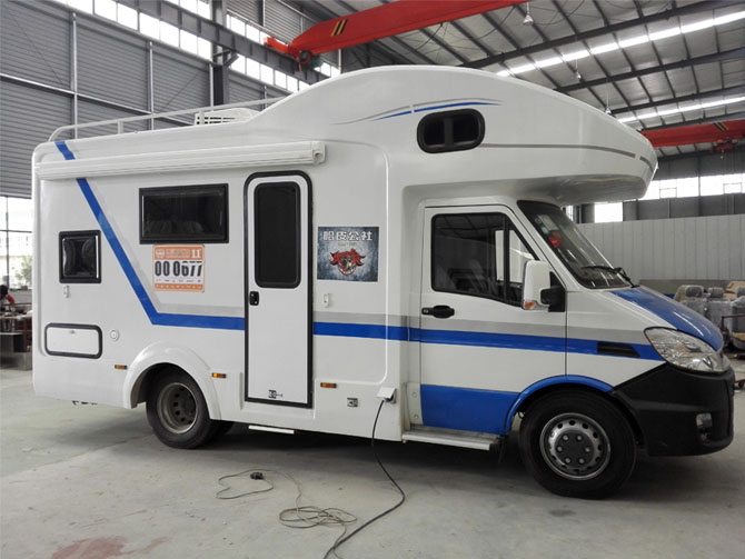 依維柯新寶迪C型房車(chē)租賃版