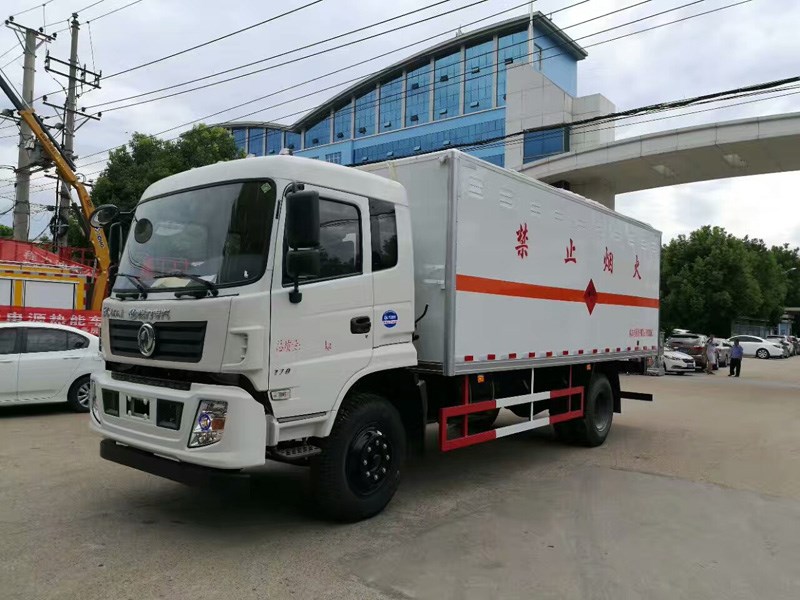 東風(fēng)6米1(9噸)爆破器材車