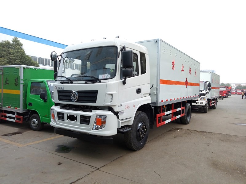 東風(fēng)6米1(9噸)爆破器材車