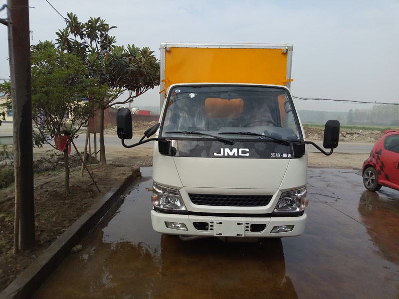 江鈴藍牌爆破器材車