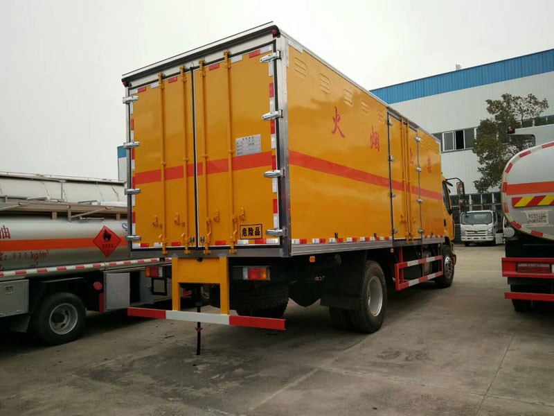 柳汽6米6(9.9噸)爆破器材車