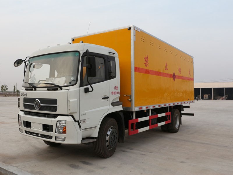 天錦6米2(9.9噸)爆破器材車