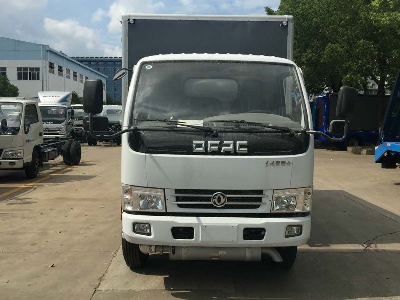 東風(fēng)4.1m(3.4噸)爆破器材車