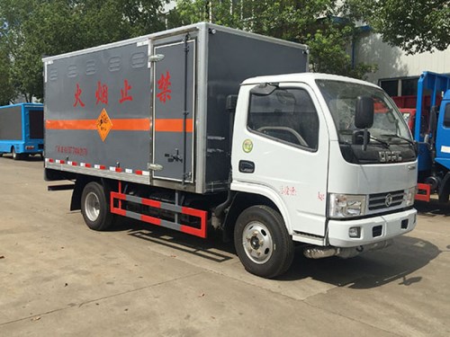 東風(fēng)4.1m(3.4噸)爆破器材車