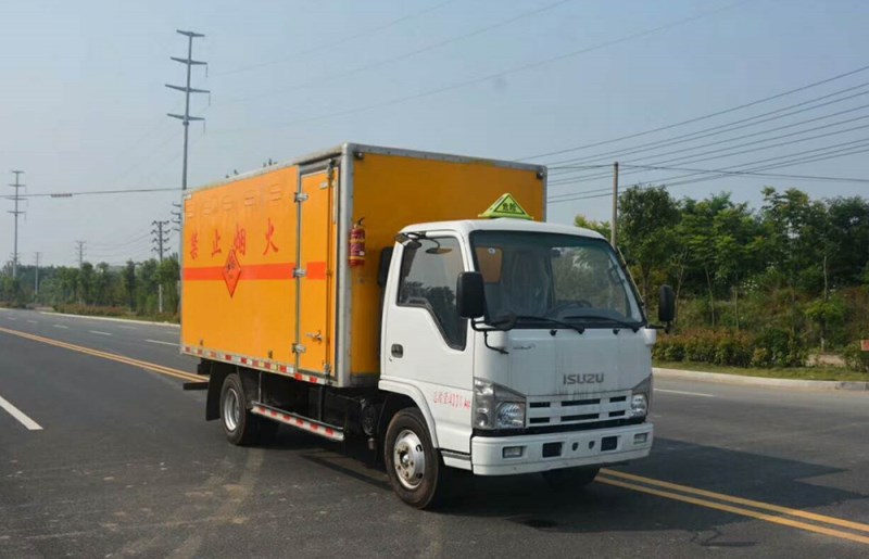 慶鈴五十鈴4米1(藍(lán)牌)爆破器材車