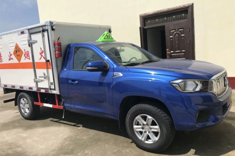 大通柴油四驅皮卡爆破器材車