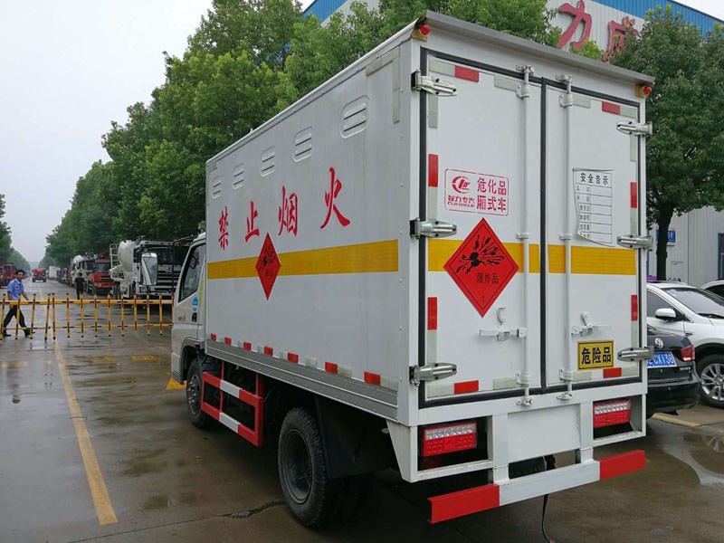 時(shí)風(fēng)3米3(藍(lán)牌)爆破車