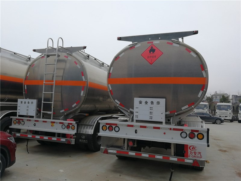 重汽豪沃(40-55L)鋁合金運油半掛車