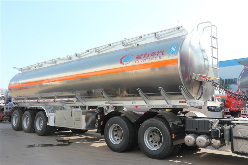 東風天龍(40-55L)鋁合金運油半掛車